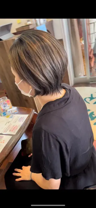 ショート カラー 福見 美保のヘアスタイル