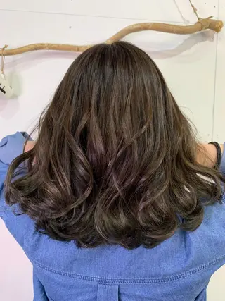 セミロング カラー RINKA 琳茄のヘアスタイル