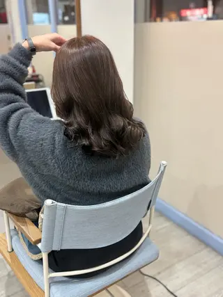 セミロング カラー 生尾 虹水のヘアスタイル