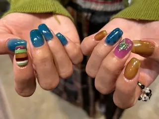 ネイル キラキラオメメ JULIのネイルデザイン