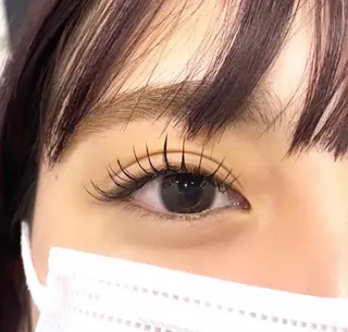 マツエク・マツパ ザアイブロウ新宿所属・ku miのマツエク・マツパデザイン