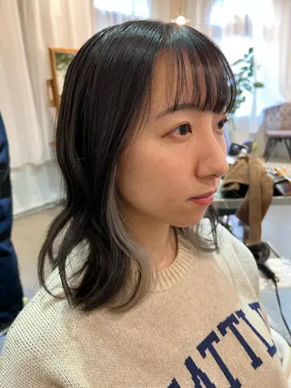 セミロング カラー 中井 一葉のヘアスタイル