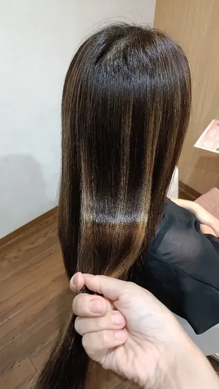 ロング パーマ MOLLA 浅香山店所属・谷口ゆめ/縮毛矯正/ カット/美眉ワックスのヘアスタイル