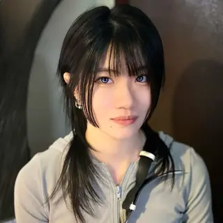 ミディアム レイヤー・ウルフ🐺 小顔レイヤー松山直史のヘアスタイル