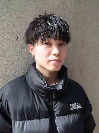 ショート パーマ メンズ Rei/ 縮毛矯正/ ハイライトカラー募集のヘアスタイル