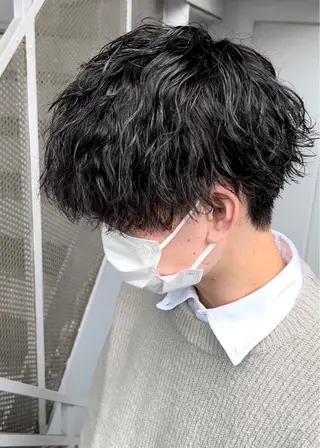 パーマ メンズ アイブロウ 曲がる縮毛矯正 LIBER 　岩名のヘアスタイル