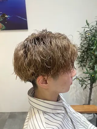 カラー メンズ 藤田 詩織のヘアスタイル