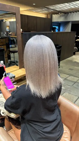 カラー 朝斗/ブリーチなし ・Wカラー・エクステのヘアスタイル