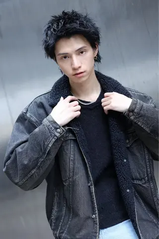 ショート パーマ メンズ メンズバレイヤージュ シャドウパーマのヘアスタイル