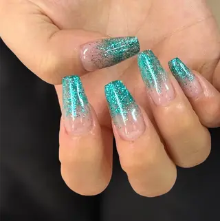 ネイル アトリエ　ミモザ所属・いまむら あかりのネイルデザイン