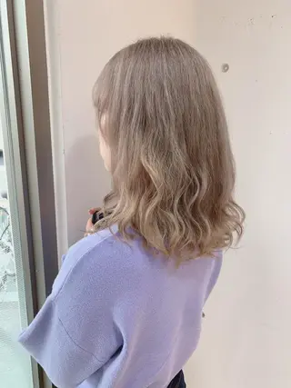 セミロング カラー 白髪ぼかしハイライト 柳川拓哉のヘアスタイル