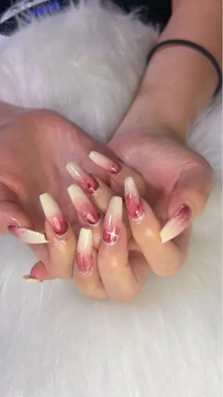 ネイル OPHELIA 𓃛のネイルデザイン