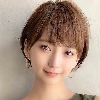 ショート カラー 💍新宿ショート 💍岩田莉奈のヘアスタイル