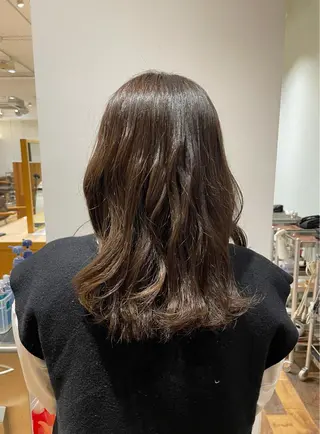 ミディアム 井上 ほのかのヘアスタイル