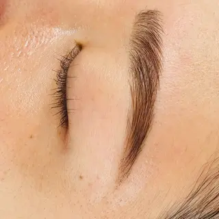 アイブロウ Dress Up Eyes yukaのマツエク・マツパデザイン