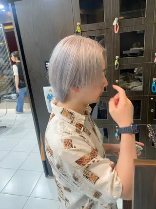 カラー メンズ ホワイト系はお任せ /ブリーチ/店長岩崎のヘアスタイル