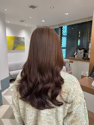 ロング カラー 安丸 結夏のヘアスタイル