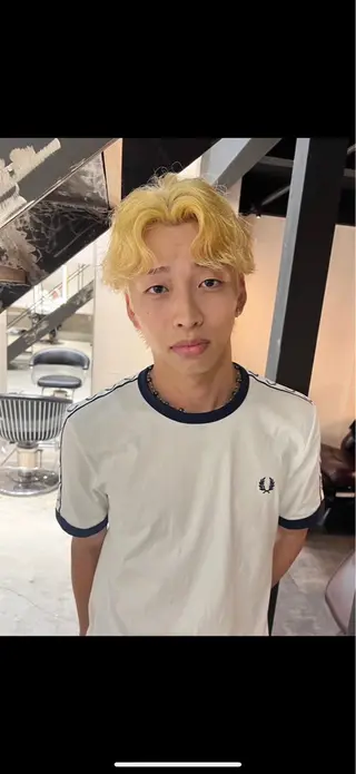 ショート カラー ハイトーン/複雑履歴 FUTOのヘアスタイル