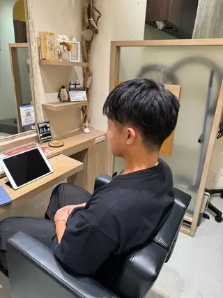 メンズ レイヤー/顔周り/透 明感カラー/うる艶のヘアスタイル