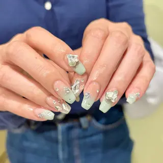 ネイル ⠀ loggy.のネイルデザイン