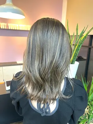 ミディアム AVANCE.西田辺所属・木本晴香/髪質改善 /艶カラー透明感のヘアスタイル