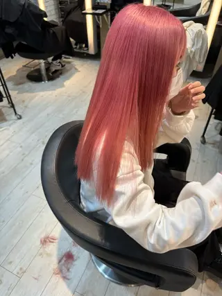 ロング カラー ブリーチ/髪質改善/ ハイトーン/暖色のヘアスタイル