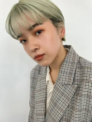 ショート カラー ヘアアレンジ 🧨ブリーチー×ボブ レイヤー💎じゅえるのヘアスタイル