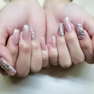 ミディアム ネイル クロキ 。のネイルデザイン