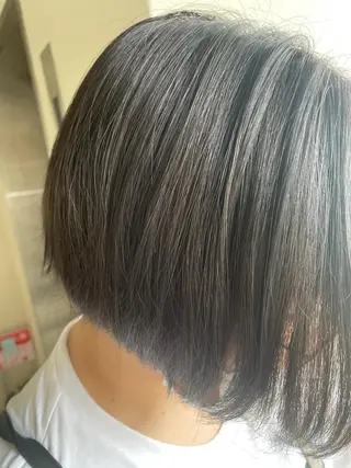 ショート カラー head to head所属・maeda maiのヘアスタイル