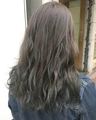 セミロング salowin 原宿 aroa所属・韓国／ハッシュカット ／透明感カラー／金野のヘアスタイル