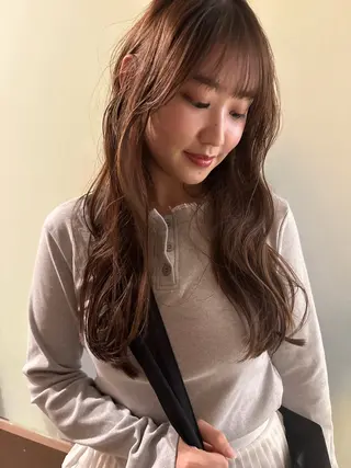 ロング カラー 南部 綾音のヘアスタイル