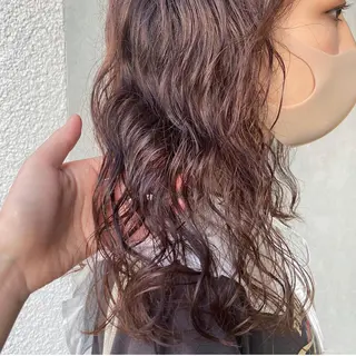 セミロング カラー パーマ annuy🪐 HINAのヘアスタイル