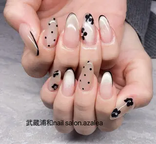 ネイル R inのネイルデザイン