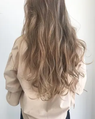 ロング a　Gland taupe所属・✨艶髪✨京町堀/ 荒木拓斗のヘアスタイル