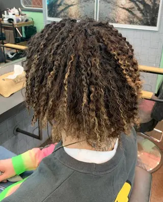 ミディアム パーマ Le'a所属・渋谷/フェード/ 國分 翔のヘアスタイル