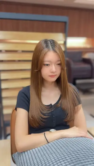 ロング honoka/レイヤ ー/艶感カラー/韓国のヘアスタイル