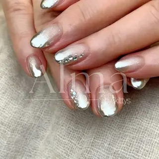 ネイル Alma by kittys 谷保店所属・Alma chitoseのネイルデザイン