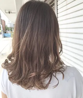 セミロング カラー レイヤーカット匠 イソザキノリユキのヘアスタイル