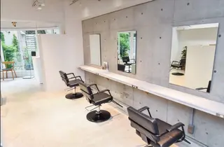 ニュアンスカラー/ amikaのヘアスタイル