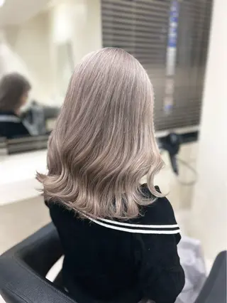 カラー うる艶ハイトーン/ ベージュ/りくと🦔のヘアスタイル