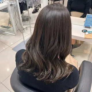 セミロング カラー 【センターパート/ マッシュ】ryokaのヘアスタイル