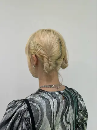 ショート seri💜艶カラー 💖ヘアアレンジのヘアスタイル