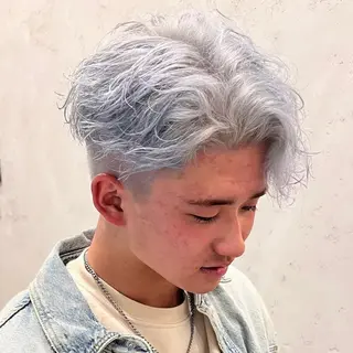 ショート カラー ハイトーン/複雑履歴 名古屋/FUTOのヘアスタイル