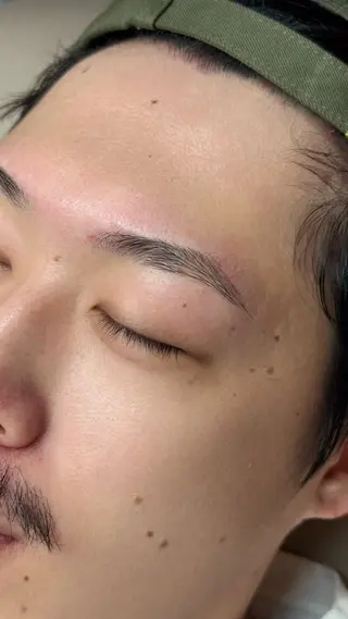 メンズ アイブロウ ルリアンチッタ メンズ垢抜け特化の眉毛・アイブロウイメージ