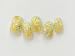 ミディアム シエール池袋東口店所属・シエール KURUMIのネイルデザイン