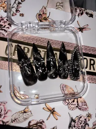 ネイル アステリ所属・猪俣 亜子のネイルデザイン