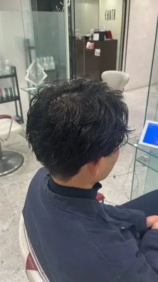 パーマ メンズ 中屋 比呂のヘアスタイル