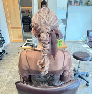 ロング カラー ヘアアレンジ RINA 🦋🫧のヘアスタイル