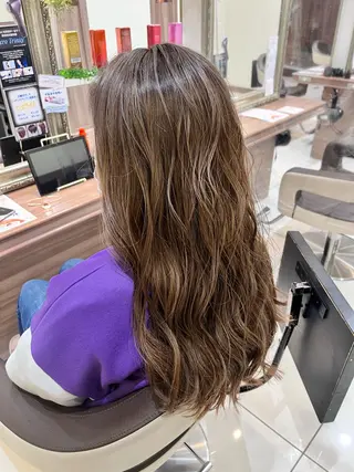 ロング カラー ナチュラル暖色カラー 🤎 佐藤栞のヘアスタイル