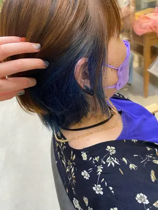 カラー 勝海 絢音のヘアスタイル